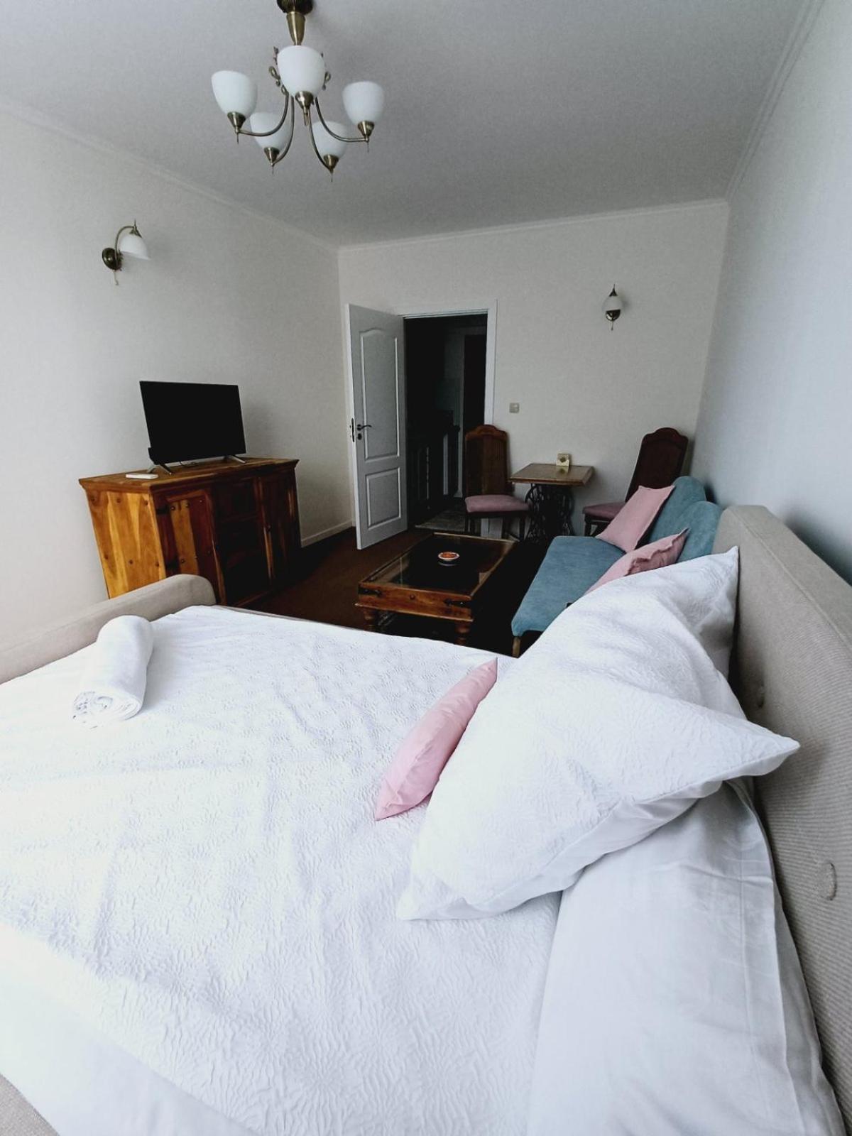 Wild Cherry Apartments セインツ・コンスタンティン＆ヘレナ エクステリア 写真