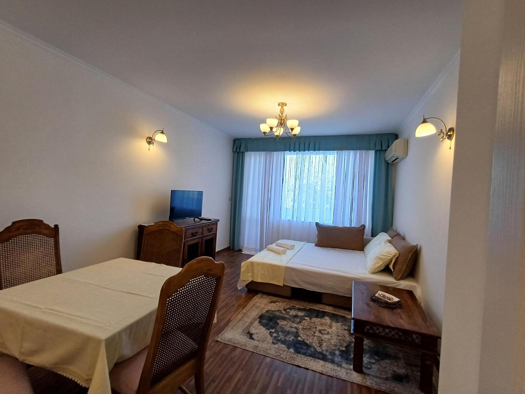 Wild Cherry Apartments セインツ・コンスタンティン＆ヘレナ エクステリア 写真